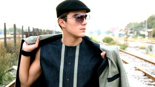 Sel’OMODe 2007; kolekcija Metro Fulir; dizajner: Stjepan Čuka; foto: Goran Čižmešija Sel’OMODe 2007; kolekcija Metro Fulir; dizajner: Stjepan Čuka; foto: Goran Čižmešija