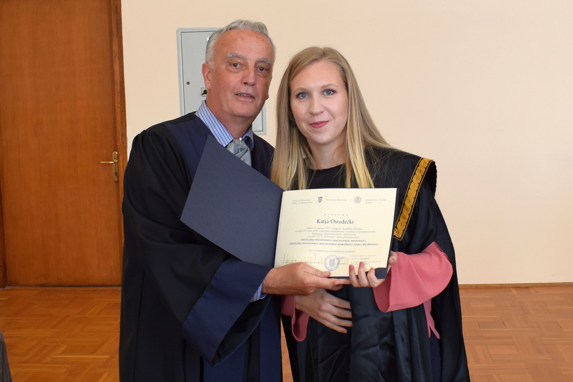 Promocija 11. generacije prvostupnika Odjela za germanistiku j Promocija 11. generacije prvostupnika Odjela za germanistiku j