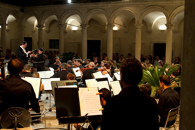 Orchestra Mitteleuropea u klaustru crkve Sv. Frane, Foto: Leo Banić