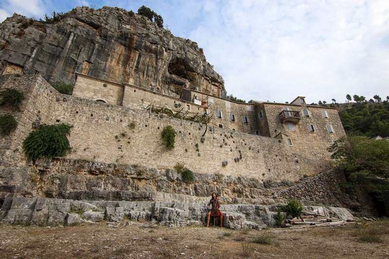 Ana Rucner u čarobnoj ulozi između mora i zvijezda Ana Rucner u čarobnoj ulozi između mora i zvijezda
