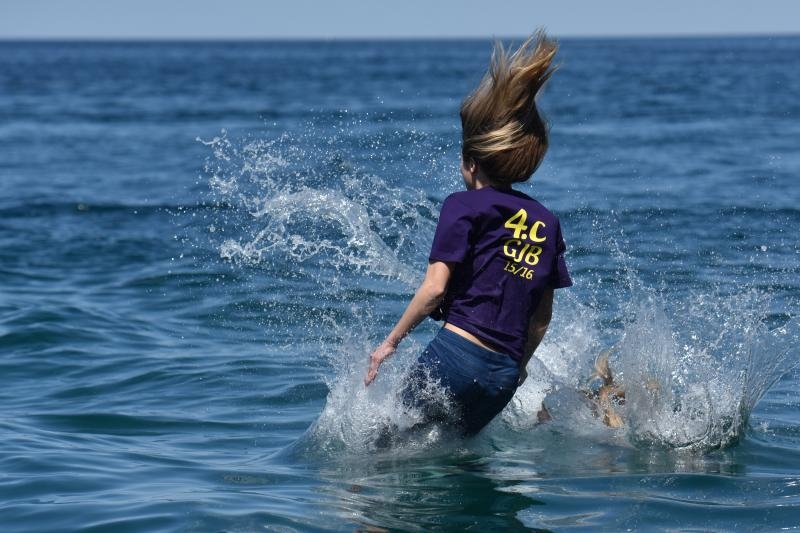 Ludijada zadarskih maturanata uz pjesmu i kupanje na Morskim orguljama. Foto: Dino Stanin/PIXSELL Ludijada zadarskih maturanata uz pjesmu i kupanje na Morskim orguljama. Foto: Dino Stanin/PIXSELL