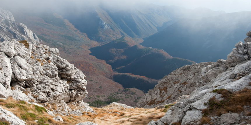 Paklenica, Juzni Velebit, Zadar, 171112
Izlet u NP Paklenica, dio juznog Velebita u trokutu Veliko rujno – skloniste na Strugama – Vaganski vrh.
Na fotografiji: detalj s izleta; pogled na kanjon Paklenice s Viserujna
Foto: Luka Gerlanc / CROPIX Paklenica, Juzni Velebit, Zadar, 171112
Izlet u NP Paklenica, dio juznog Velebita u trokutu Veliko rujno – skloniste na Strugama – Vaganski vrh.
Na fotografiji: detalj s izleta; pogled na kanjon Paklenice s Viserujna
Foto: Luka Gerlanc / CROPIX