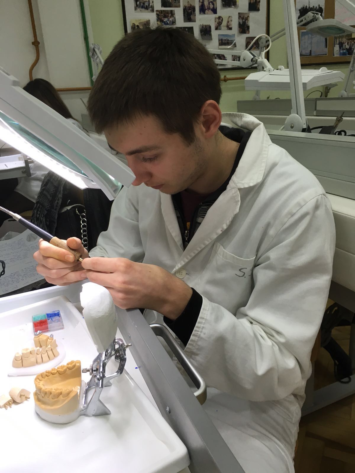 Natjecanje budućih dentalnih tehničara “Schola Medica 2016.” u Medicinskoj školi Ante Kuzmanić