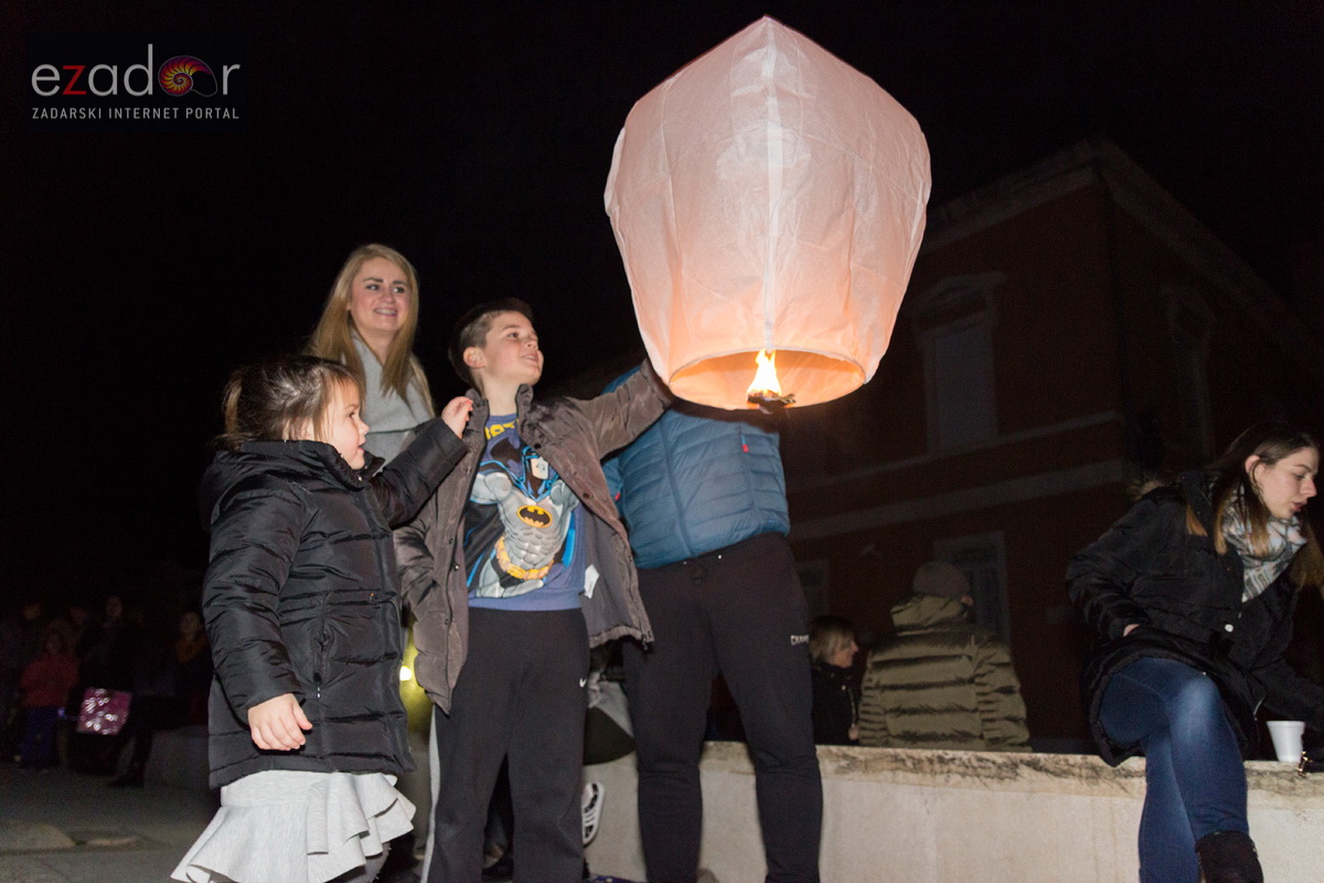 Humanitarni svjetlosni spektakl “Zaželi ljubav” na zadarskom Forumu, 18. veljače 2017. Humanitarni svjetlosni spektakl “Zaželi ljubav” na zadarskom Forumu, 18. veljače 2017.