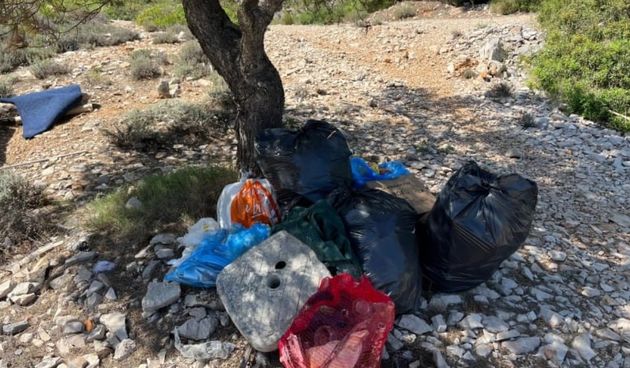 Uvala na Tijatu zablistala, a izvađeno smeće čeka komunalce