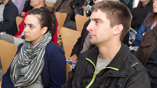 U Muzeju antičkog stakla otvorena je izložba fotografija ”Rota palagruzona” autora Ive Pervana i predavanje ”Falkuša – od Palagruže do Atlantika” profesora Joška Božanića, foto: Leo Banić U Muzeju antičkog stakla otvorena je izložba fotografija ”Rota palagruzona” autora Ive Pervana i predavanje ”Falkuša – od Palagruže do Atlantika” profesora Joška Božanića, foto: Leo Banić