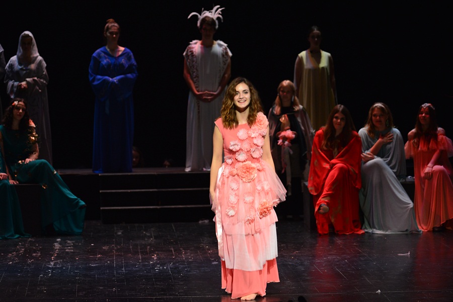 Premijera predstave “U sjeni” udruge “Igrajmo se” Premijera predstave “U sjeni” udruge “Igrajmo se”