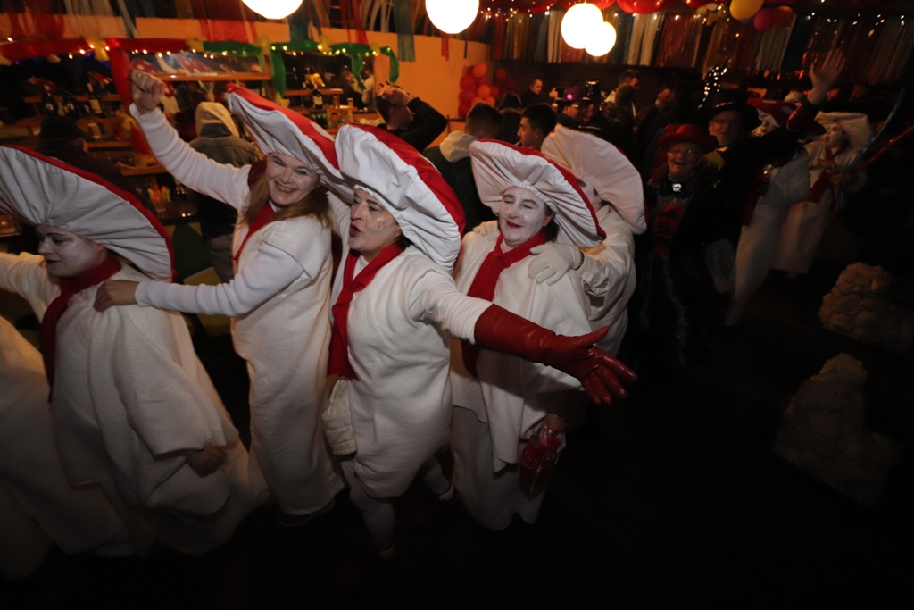 Cirkultura i Jasmin Stavros otvorili Maškare na Viru Cirkultura i Jasmin Stavros otvorili Maškare na Viru