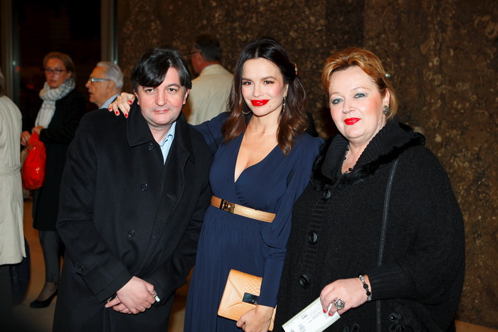 Zagreb 131011.
KD Vatroslav Lisinski.
Koncert Hrvatske dive, na kojem su nastupale Tereza Kesovija, Radojka Sverko i Gabi Novak.
Na slici: Edvin Softic, Severina i Ksenija Erker .
Foto: Goran Mehkek / Cropix
