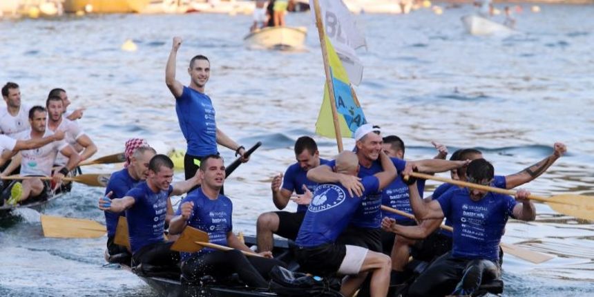 Pobjednicka ekipa iz Stablina ulazi u cilj 18. Maratona ladja od Metkovica do Ploca. Photo: Ivo Cagalj/PIXSELL