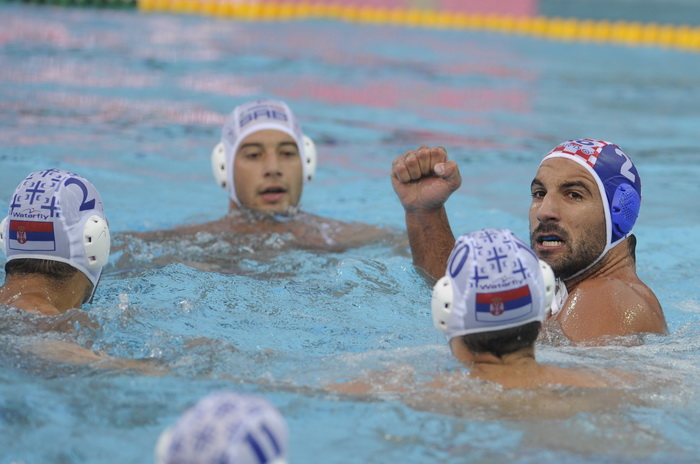 Zagreb, 070910.
Bazen na Savi.
29. Europsko Prvenstvo u vaterpolu, prva polufinalna susret izmedju Hrvatske i Srbije.
Na slici: Damir Buric slavi nakon gola.
Foto: Drago Sopta / CROPIX