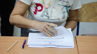 Kandidat za gradonačelnika Marko Vučetić i kandidat za župana Božidar Longin izašli na birališta Kandidat za gradonačelnika Marko Vučetić i kandidat za župana Božidar Longin izašli na birališta