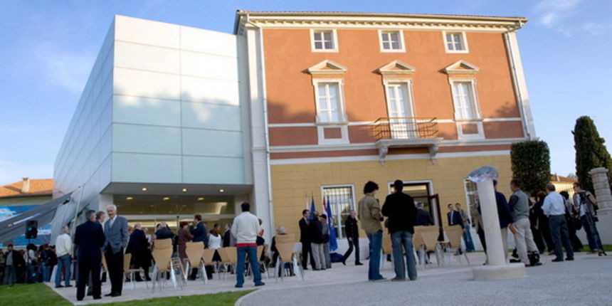 Muzej antičkog stakla u Zadru Muzej antičkog stakla u Zadru