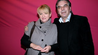 Zagreb, 031209.
Premijera spota za hit singl “Zedjam” Zlatana Stipisica Gibannija u Hrvatskom drzavnom arhivu. Na promociji je Gibonni potpisao ugovor s T Mobilom.
Na slici: Davor Radolfi sa suprugom.
Foto: Sandra Simunovic / CROPIX Zagreb, 031209.
Premijera spota za hit singl “Zedjam” Zlatana Stipisica Gibannija u Hrvatskom drzavnom arhivu. Na promociji je Gibonni potpisao ugovor s T Mobilom.
Na slici: Davor Radolfi sa suprugom.
Foto: Sandra Simunovic / CROPIX