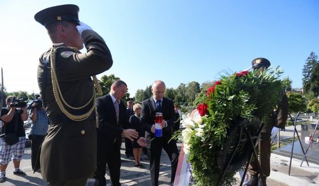 Mirogoj, Predrag Matic, polaganje vijenaca, Gordana Sobol, Drago Lovric, Dan domovinske zahvalnosti