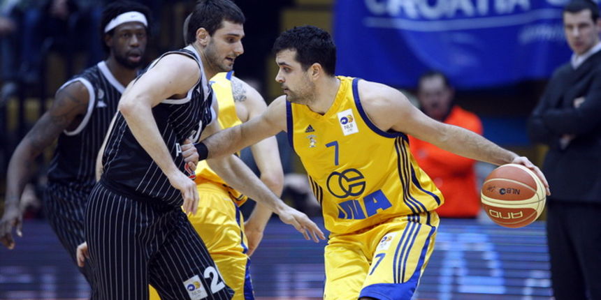 Zagreb, 300111. Dvorana Drazen Petrovic. Kosarkaska utakmica NLB lige izmedju klubova KK Zagreb i KK Partizan. Na slici: Kruno Simon. Foto: Goran Mehkek / Cropix