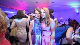 Maturalna večer Ekonomske škole (foto:Saša Čuka) Maturalna večer Ekonomske škole (foto:Saša Čuka)