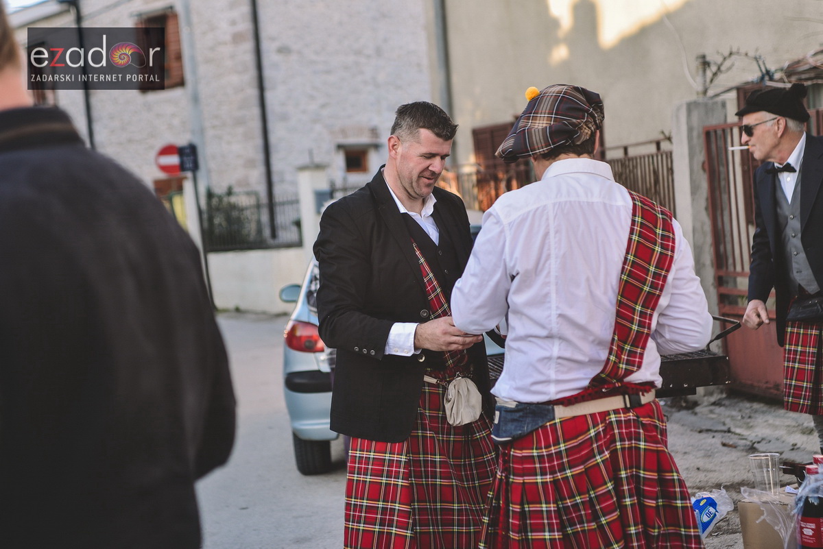 Škotski kiltovi preplavili zadarske Stanove Škotski kiltovi preplavili zadarske Stanove