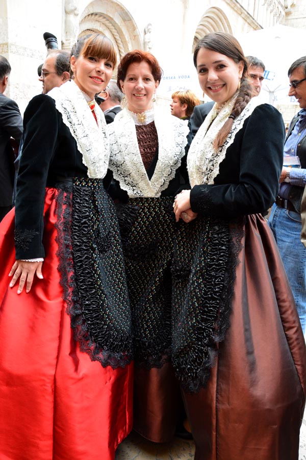 Predstavljanje svečane zadarske pučke nošnje, foto: Iva Perinčić Predstavljanje svečane zadarske pučke nošnje, foto: Iva Perinčić