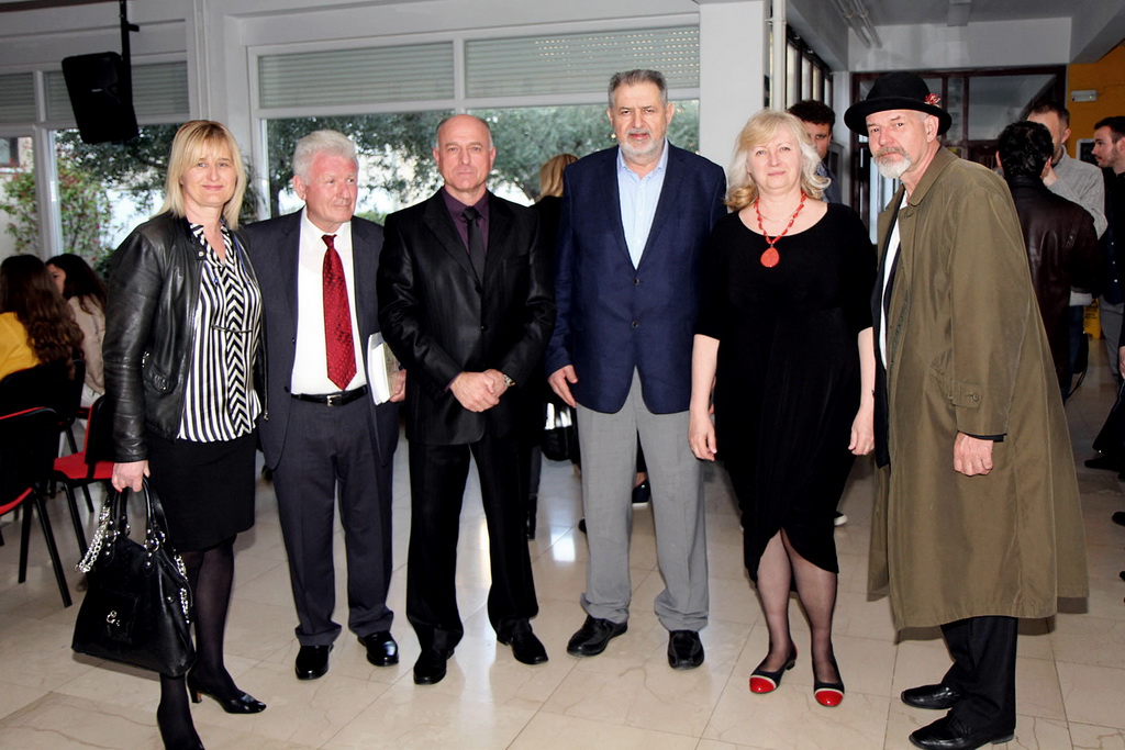 OŠ Smiljevac: Obilježena 50. godina Deklaracije o nazivu i položaju hrvatskoga jezika OŠ Smiljevac: Obilježena 50. godina Deklaracije o nazivu i položaju hrvatskoga jezika