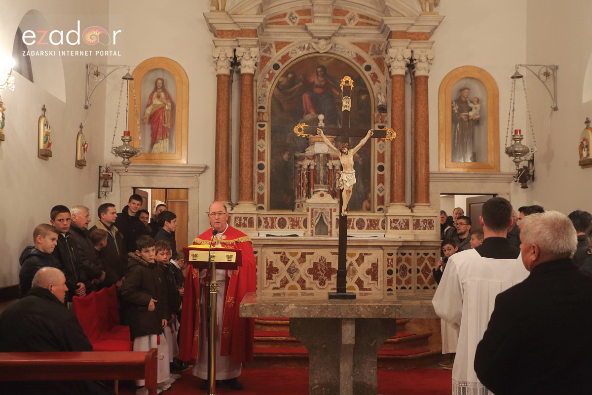 Bibinje: Tradicionalna procesija s Križem na Veliki Petak