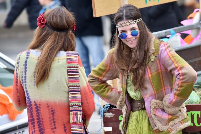 Karnevalska povorka okupila se na parkiralistu kod ‘Ljepotice’ a potom je krenula prema sredisnjem gradskom Trgu. Photo: Dino Stanin/PIXSELL