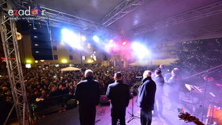 Tisuće Zadrana uživalo na krcatom Narodnom trgu i Tgu Petra Zoranića uz Tomislava Bralića i klapu Intrade Tisuće Zadrana uživalo na krcatom Narodnom trgu i Tgu Petra Zoranića uz Tomislava Bralića i klapu Intrade