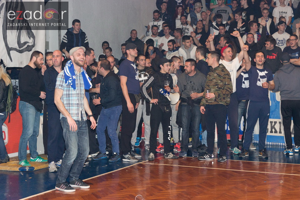 Humanitarno gledanje utakmice Zadar-Cibona (85-84) u Jazinama Humanitarno gledanje utakmice Zadar-Cibona (85-84) u Jazinama