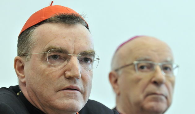 Zagreb, 270511.
Biskupska konferencija odrzala je danas press konferenciju za medije sa temom dolaska pape Benedikta XVI u Hrvatsku. Na press konferenciji nazocili su nadbiskup zagrebacki Josip Bozanic, predsjednik Biskupske konferencije Marin Srakic i mi