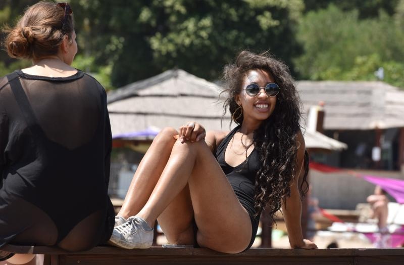 Posljednji dan Love International Festivala u Tisnom privukao je veliki broj mladih iz cijele Europe, a najviče iz Velike Britanije. Photo: Hrvoje Jelavić/PIXSELL Posljednji dan Love International Festivala u Tisnom privukao je veliki broj mladih iz cijele Europe, a najviče iz Velike Britanije. Photo: Hrvoje Jelavić/PIXSELL