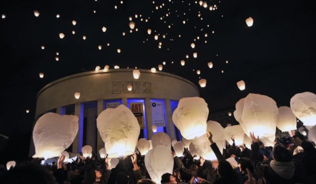 Stotine lampiona zablistalo nad Zagrebom, foto: CROPIX