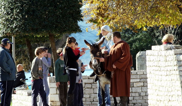 Sveta Lucija najmladjima dijelila bombone, Foto: Leo Banic