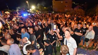 U Dragama otkriven spomenik Miru Barešiću. Photo: Dino Stanin/PIXSELL