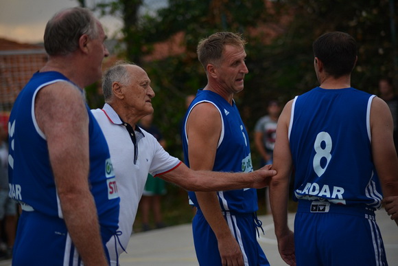 U povodu blagdana Kraljice Mira u Stanovima odigrana utakimica između veterana KK Zadar i Stanova, Foto: Iva Perinčić U povodu blagdana Kraljice Mira u Stanovima odigrana utakimica između veterana KK Zadar i Stanova, Foto: Iva Perinčić