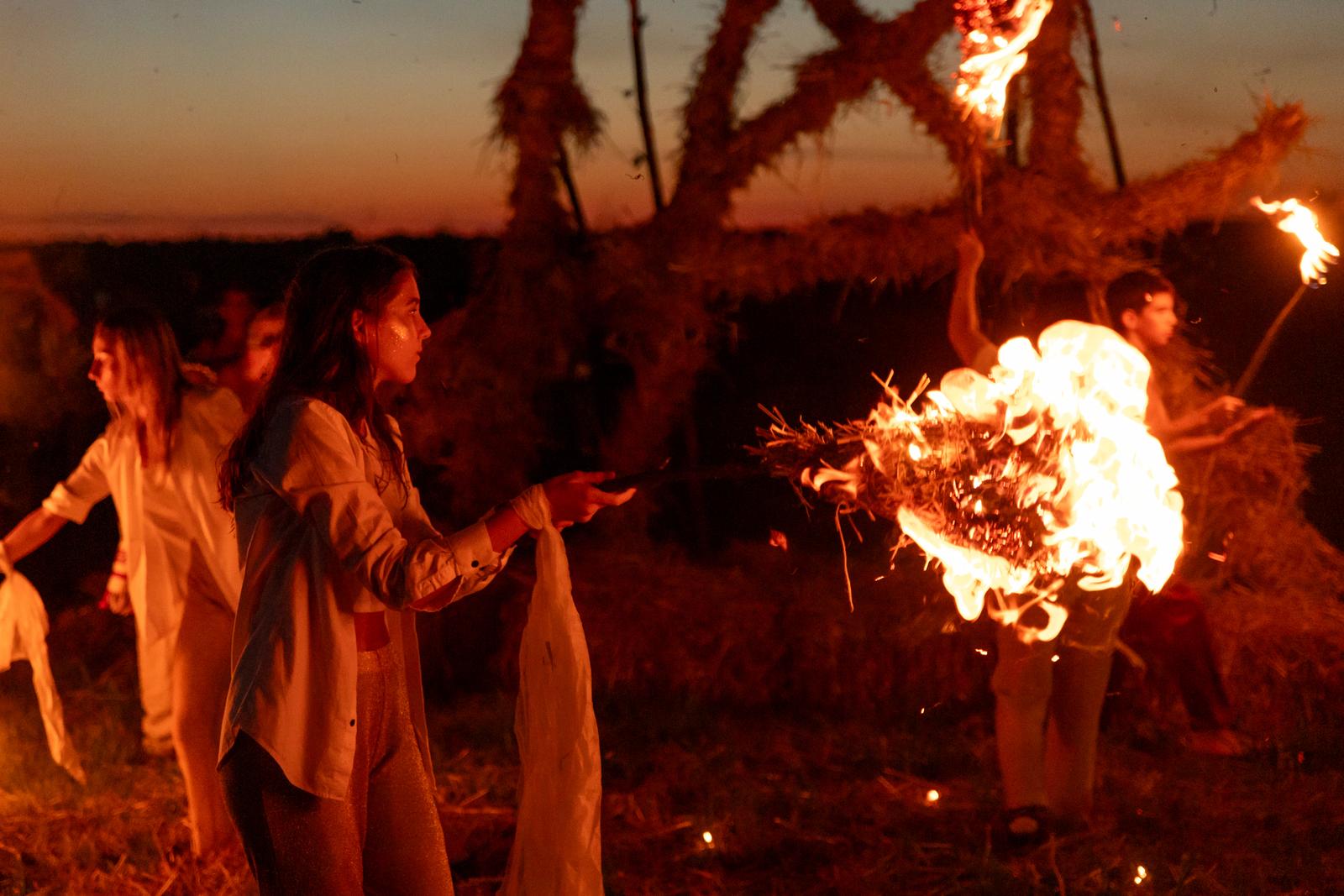 Kozjak: 17. Međunarodni Slama Land Art Festival – “Zlatno doba” Kozjak: 17. Međunarodni Slama Land Art Festival – “Zlatno doba”