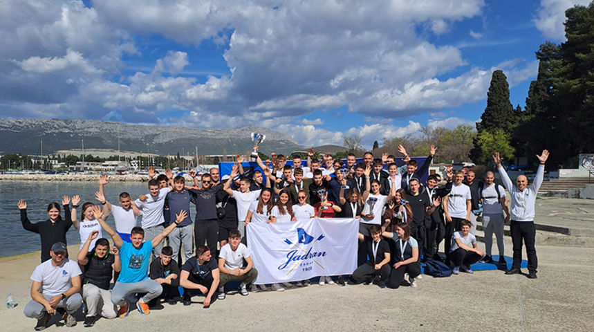 Veslači Jadrana na otvaranju sezone u Splitu osvojili 11 pobjeda i bili bili najbolji u ukupnom poretku Veslači Jadrana na otvaranju sezone u Splitu osvojili 11 pobjeda i bili bili najbolji u ukupnom poretku