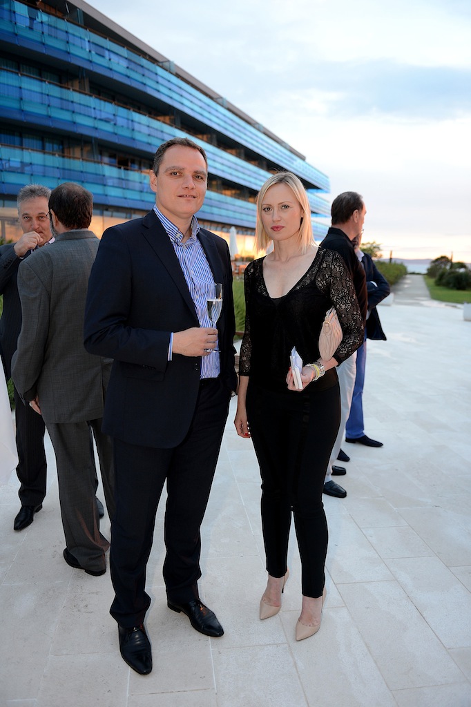 Hrvatska se sjeća košarkaške legende Krešimira Ćosića koji nas je prerano napustio prije 20 godina. Svečanom večerom u Falkensteinerovom hotelu Iadera u Petrčanima, obitelj Krešimira Ćosića – supruga Ljerka, kćerke Ana i Iva te sin Petar Krešimir, brojni Hrvatska se sjeća košarkaške legende Krešimira Ćosića koji nas je prerano napustio prije 20 godina. Svečanom večerom u Falkensteinerovom hotelu Iadera u Petrčanima, obitelj Krešimira Ćosića – supruga Ljerka, kćerke Ana i Iva te sin Petar Krešimir, brojni