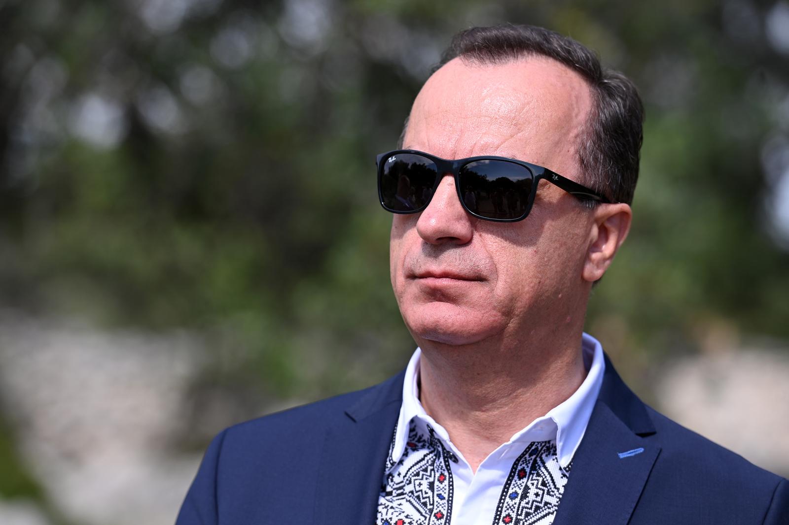 Grlić Radman i veleposlanik Ukrajine posadili maslinu u Perivoju mira