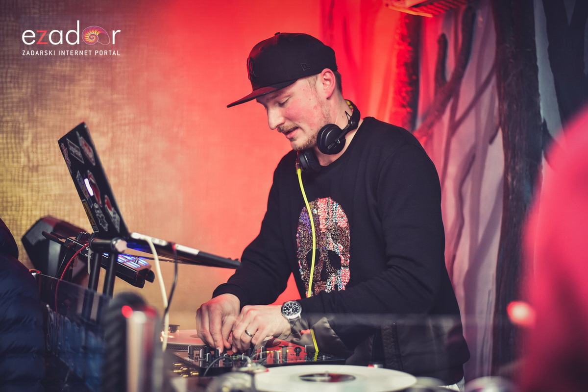 Saturday in the Club with DJ Leggero @ Svarog Bar