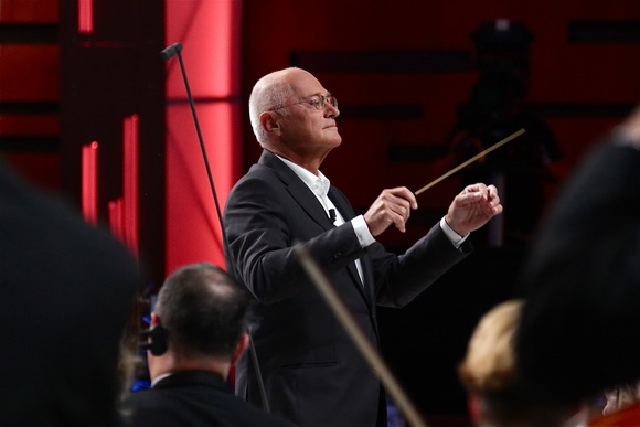 Započela 2. sezona show-a Maestro: Sedmero natjecatelja prvi put ravnalo Simfonijskim orkestrom