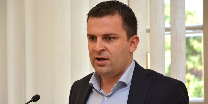 Dario Hrebak Dario Hrebak