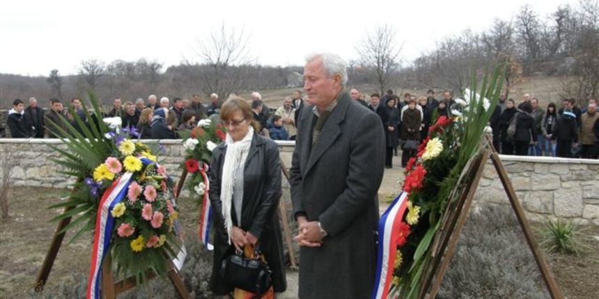 Polaganje vijenaca u spomen na žrtve Medviđe Polaganje vijenaca u spomen na žrtve Medviđe