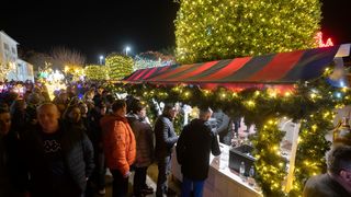 Vatromet, tisuće konfeta, šampanjac, prskalice i koncert Ivana Zaka i Tempo Banda