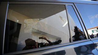 Danas je nakon ispitivanja u Zagrebu u stan u zadarskim Arbanasima od strane policije doveden bivši državni tajnik Zdravko Livaković kako bi se uz njegovu prisutnost i prisutnost njegova odvjetnika obavila pretraga stana. Pretpostavlja se da se istražuje