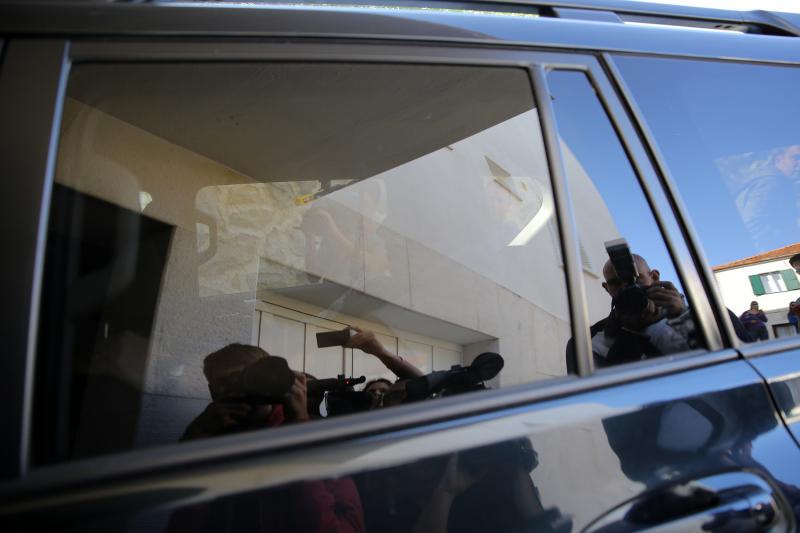 Danas je nakon ispitivanja u Zagrebu u stan u zadarskim Arbanasima od strane policije doveden bivši državni tajnik Zdravko Livaković kako bi se uz njegovu prisutnost i prisutnost njegova odvjetnika obavila pretraga stana. Pretpostavlja se da se istražuje