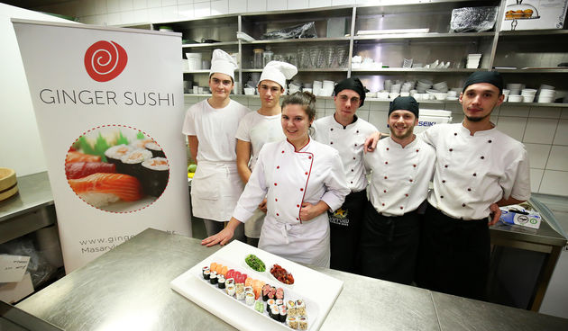 Kako se sinoć spremao sushi za večerašnje otvaranje Tuna, Sushi & Wine Festivala