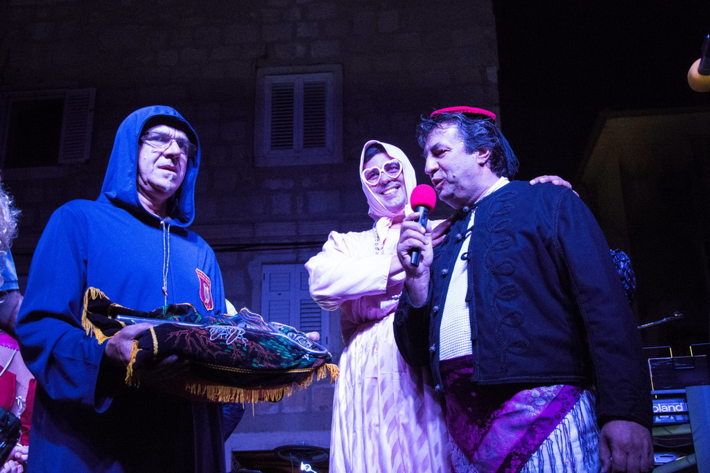 Paški ljetni karneval 2017 – maškarana povorka