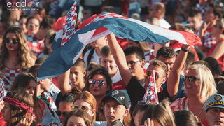Zadar priredio čudesan doček svojim Vatrenim herojima (1)