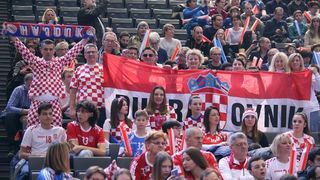 Hrvatski navijači u Parizu na utakmici Slovenija – Hrvatska za 3. mjesto na Svjetskom prvenstvu