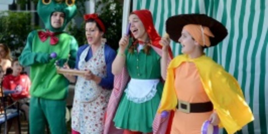 Petrčane: Dragon teatar izvodi dječju predstavu “Crvenkapica” Petrčane: Dragon teatar izvodi dječju predstavu “Crvenkapica”